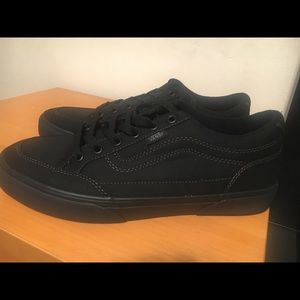 Vans shoes black bearcats is men size 10